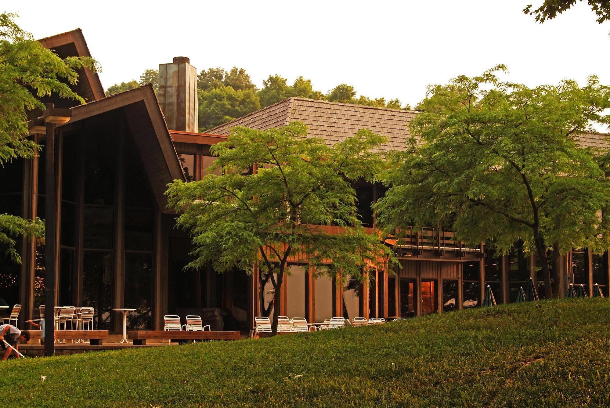 Mohican Lodge And Conference Center Perrysville ภายนอก รูปภาพ