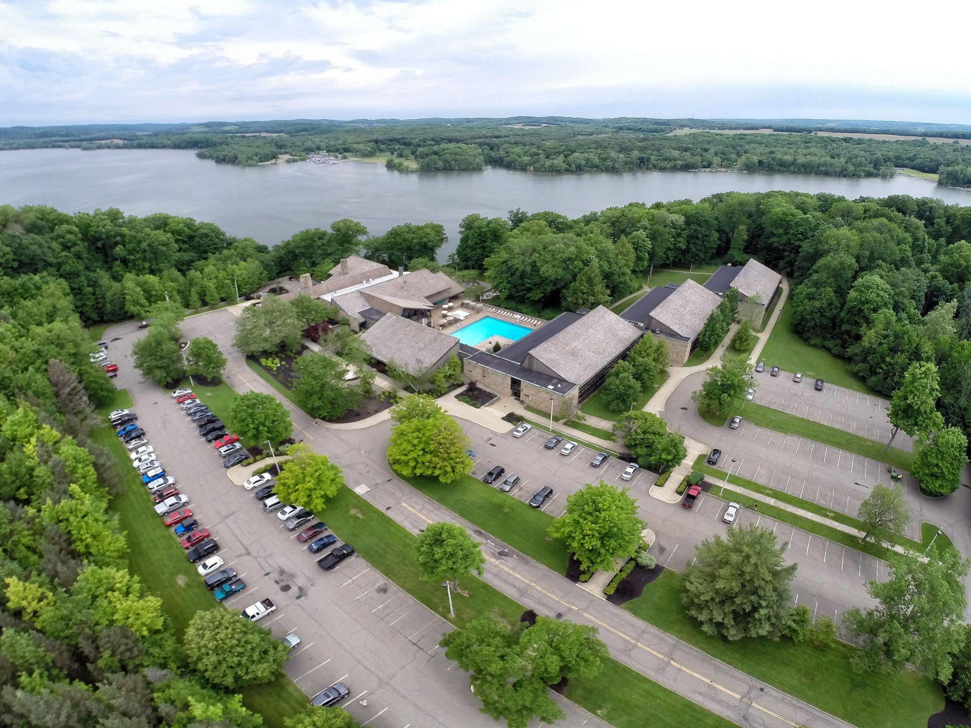 Mohican Lodge And Conference Center Perrysville ภายนอก รูปภาพ