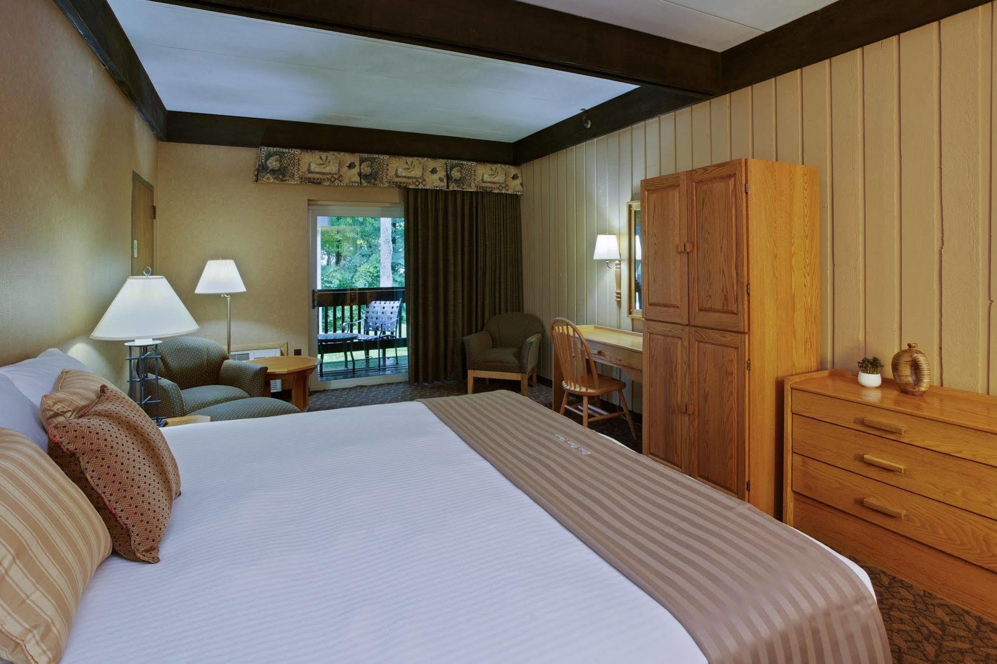 Mohican Lodge And Conference Center Perrysville ภายนอก รูปภาพ