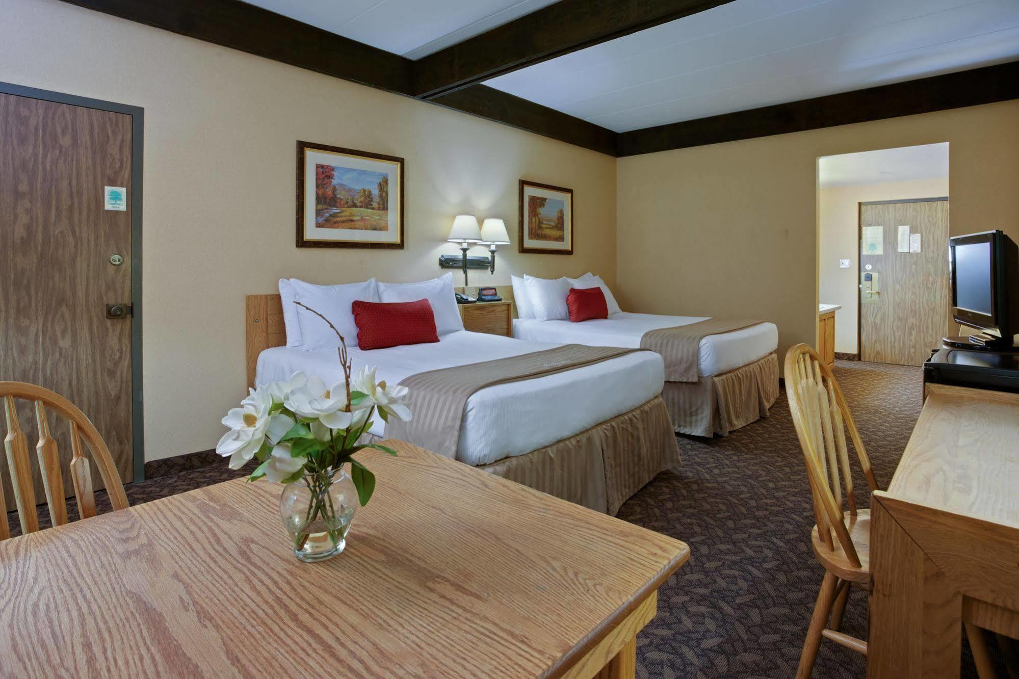 Mohican Lodge And Conference Center Perrysville ภายนอก รูปภาพ