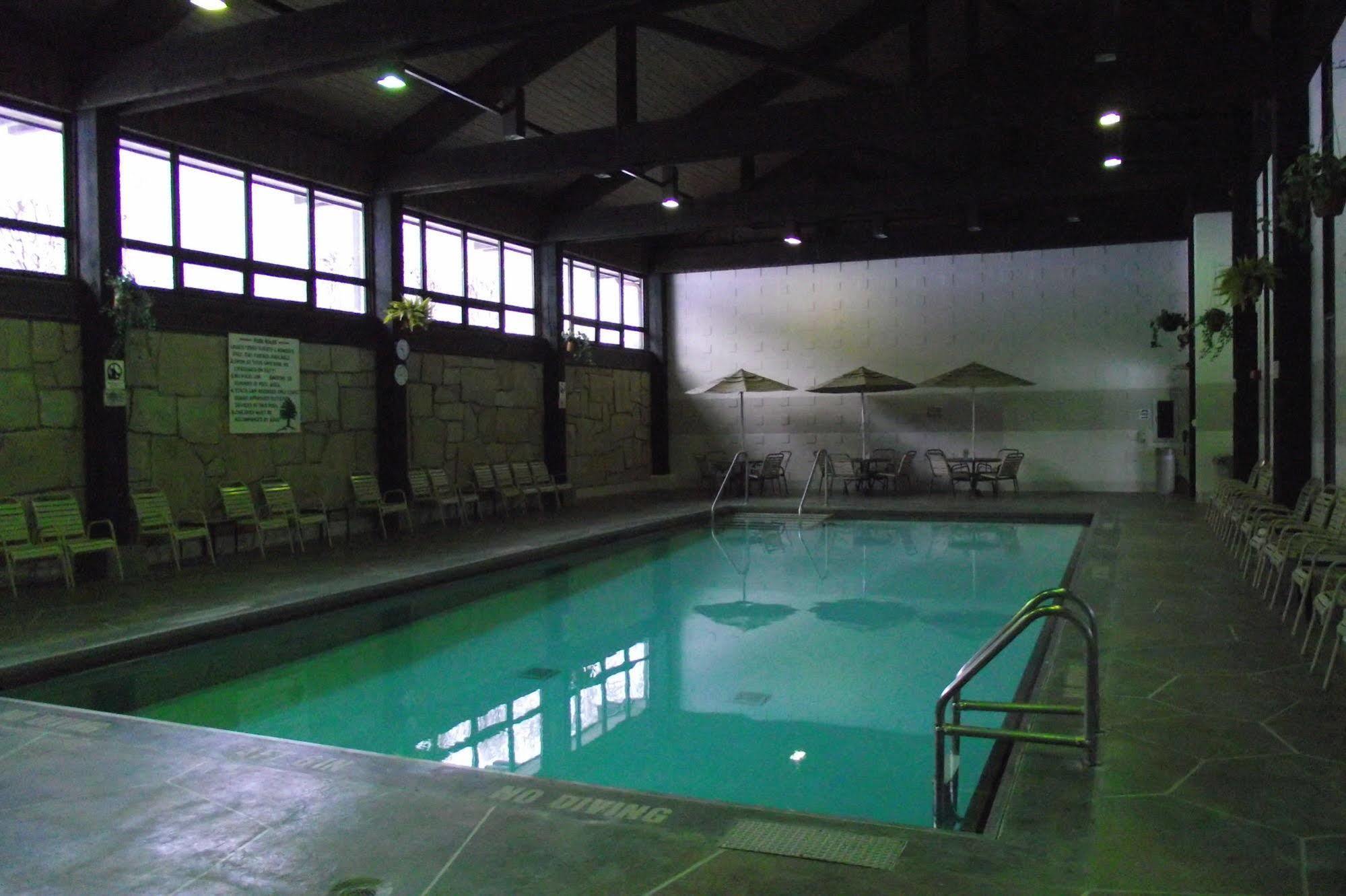 Mohican Lodge And Conference Center Perrysville ภายนอก รูปภาพ